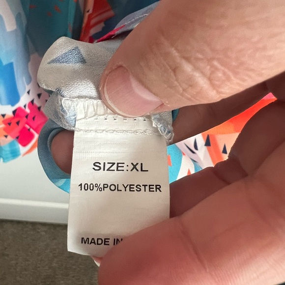 XL, sleeveless- bright, fun colored blouse - Picture 7 of 7